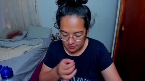Snapshot of kroline_20 chatting on December 18, 8:36 pm Kroline online show from December 18, 8:36 pm
