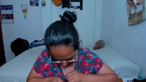 Snapshot of kroline_20 chatting on February 8, 8:53 pm Kroline online show from February 8, 8:53 pm