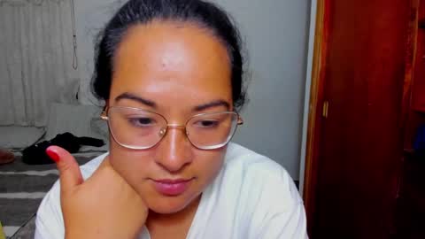 Snapshot of kroline_20 chatting on December 12, 3:54 am Kroline online show from December 12, 3:54 am