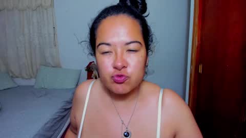 Snapshot of kroline_20 chatting on December 2, 2:24 am Kroline online show from December 2, 2:24 am