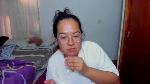 Snapshot of kroline_20 chatting on December 31, 5:51 pm Kroline online show from December 31, 5:51 pm