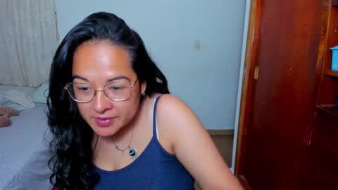 Snapshot of kroline_20 chatting on December 5, 3:42 am Kroline online show from December 5, 3:42 am