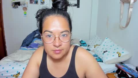 Snapshot of kroline_20 chatting on February 17, 3:47 am Kroline online show from February 17, 3:47 am