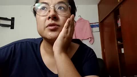 Snapshot of kroline_20 chatting on October 24, 4:24 am Kroline online show from October 24, 4:24 am