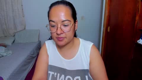 Snapshot of kroline_20 chatting on January 2, 1:17 am Kroline online show from January 2, 1:17 am