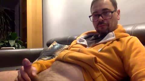 krzysztof1977 online show from February 3, 10:58 pm