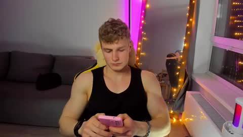 kurt_hanssen online show from March 19, 7:52 pm