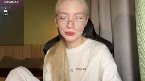 Bella and Alexandra online show from May 12, 8:07 pm