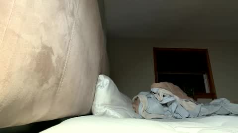 kyclintmur online show from March 29, 5:09 am