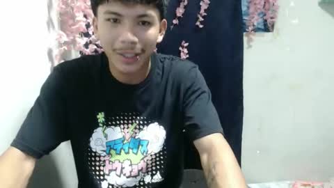 kyle_lourence online show from May 3, 10:32 am