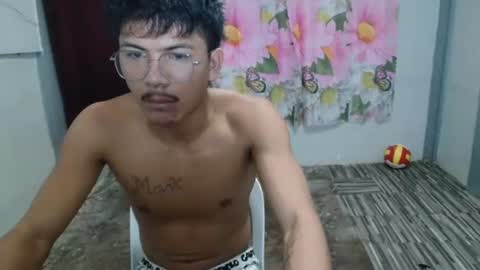 kyle_lourence online show from June 9, 10:09 pm