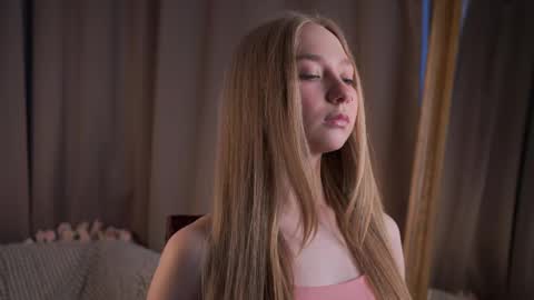 Lei online show from April 25, 1:41 pm