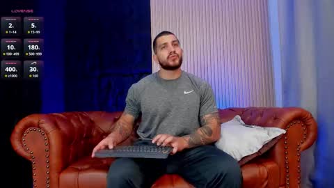 kylenorth_ online show from November 24, 7:56 pm