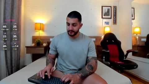 Snapshot of kylenorth_ chatting on October 18, 6:56 pm kylenorth_ online show from October 18, 6:56 pm