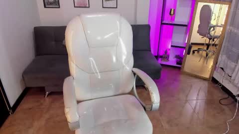 kylie online show from December 18, 1:39 pm