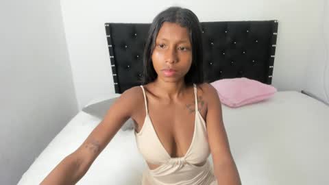 kylie_hot34 online show from February 10, 9:15 pm