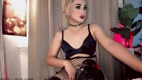 kylie online show from October 6, 3:35 am