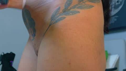 KYLIE  online show from March 31, 12:38 pm