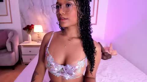 Kylie  online show from October 7, 7:32 pm