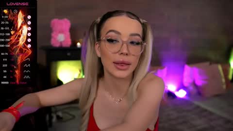 Kylie online show from February 11, 12:49 am