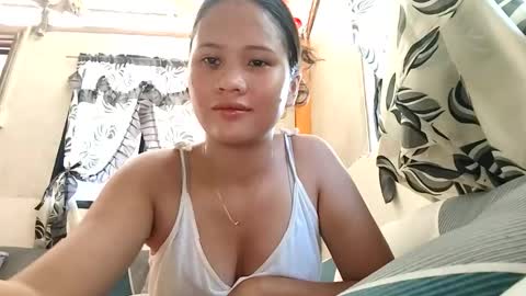 Snapshot of kyliexx98 chatting on October 13, 11:51 pm kylie online show from October 13, 11:51 pm