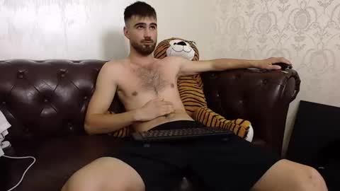 KyloEast online show from July 28, 11:50 am