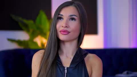 Kyssa online show from October 17, 7:40 pm