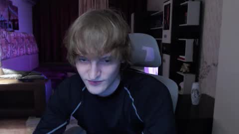 l1onkennedy online show from February 18, 7:35 pm