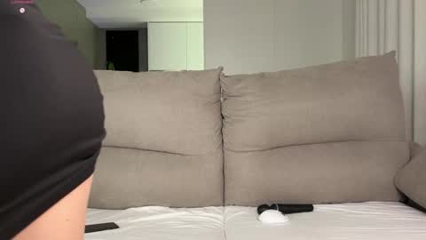 Julie online show from March 13, 8:39 am