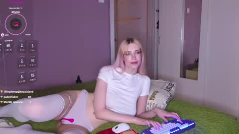 Evie online show from July 28, 4:51 pm