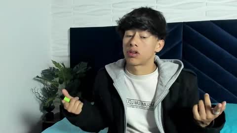 labrinthteasing online show from March 6, 1:54 pm