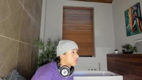 labrinthteasing online show from December 22, 12:12 pm