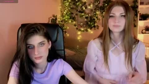 Kiki and Lula online show from April 11, 8:57 pm