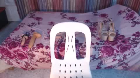 ladiekissesex online show from March 4, 6:39 pm