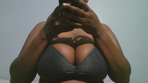 lady_dearra online show from February 5, 3:32 am