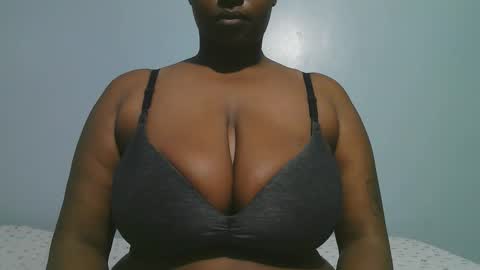 lady_dearra online show from February 18, 3:28 am