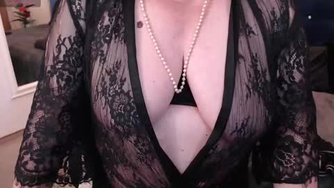 Lady Estelle online show from March 1, 3:32 am