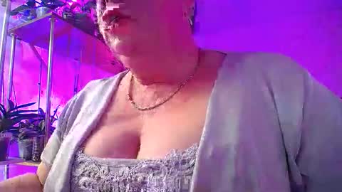 Lady Gloria online show from November 29, 1:08 pm