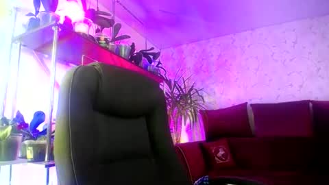 Lady Gloria online show from July 7, 5:31 am