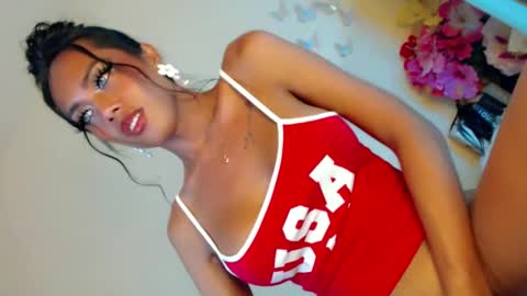 Snapshot of lady_in_black18 chatting on February 18, 3:10 am Stella online show from February 18, 3:10 am
