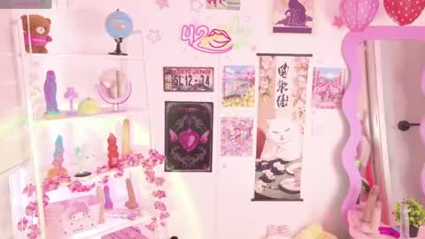 Lady  online show from June 8, 9:16 pm