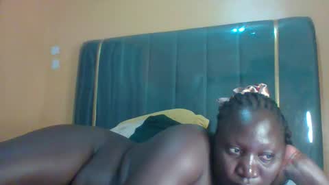 lindah32 online show from October 29, 7:25 pm