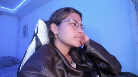  Lady  online show from February 4, 7:01 am