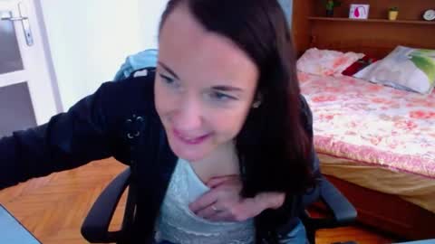 LadyLHoty online show from June 19, 4:46 pm