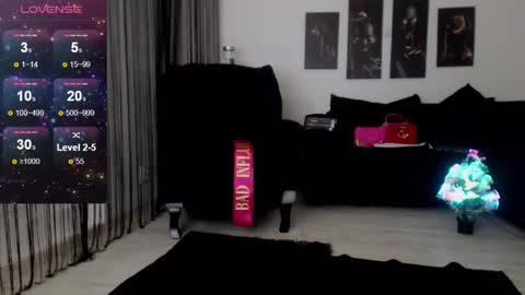 ladymiaa online show from December 21, 11:34 pm