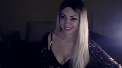 Snapshot of ladymoonlight8 chatting on January 7, 1:35 pm Monika online show from January 7, 1:35 pm