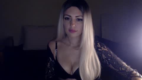 Snapshot of ladymoonlight8 chatting on December 28, 1:59 pm Monika online show from December 28, 1:59 pm