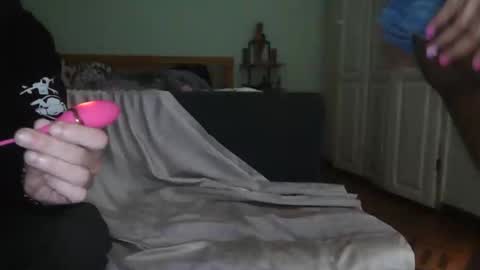 Sarah  Sam online show from September 11, 9:38 pm