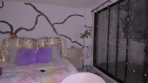 Lady  online show from December 3, 4:35 am