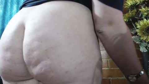 laia_hadid online show from October 15, 10:49 am